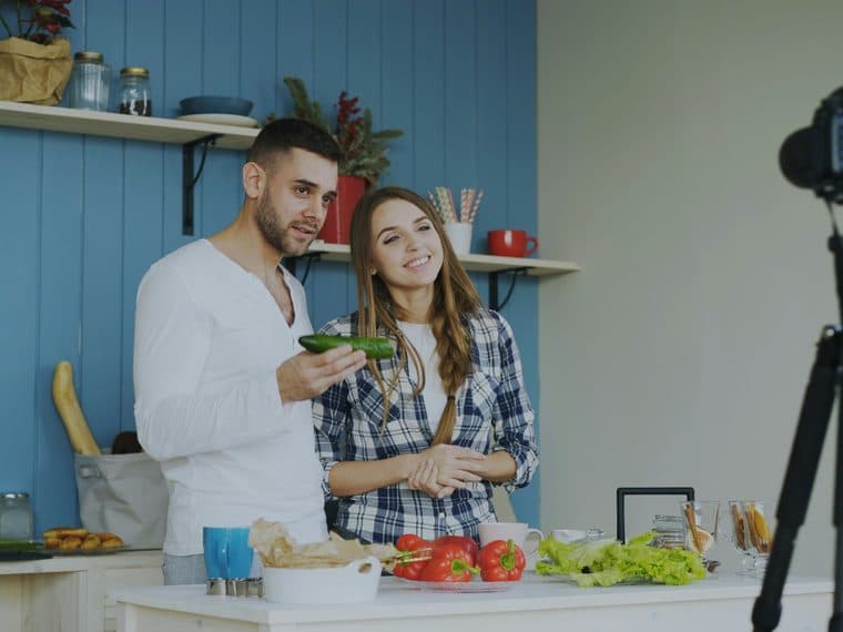 Creadores grabando contenido
